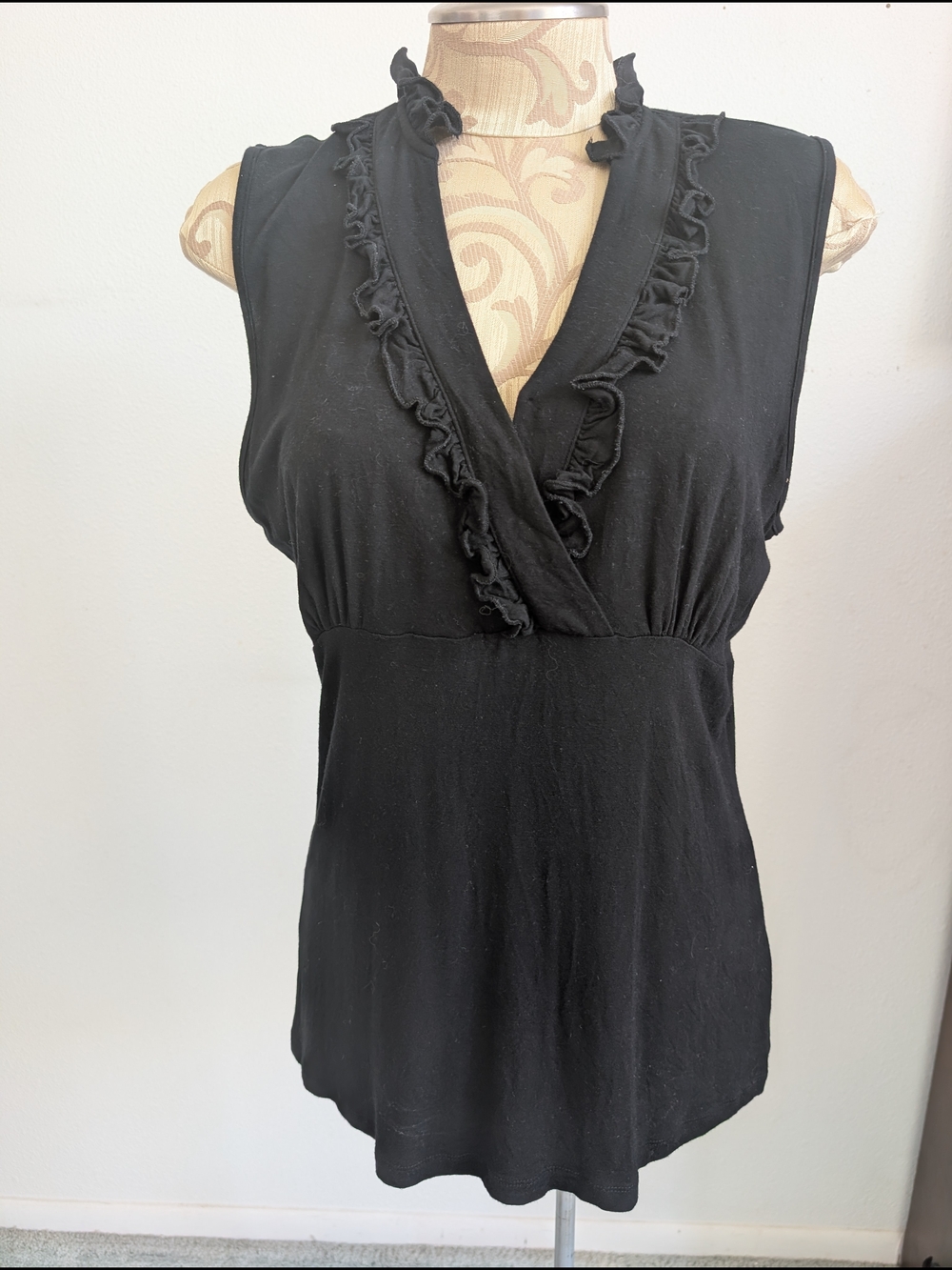 Willi Smith Black Ruffle-Trim V-Neck Sleeveless Camisole